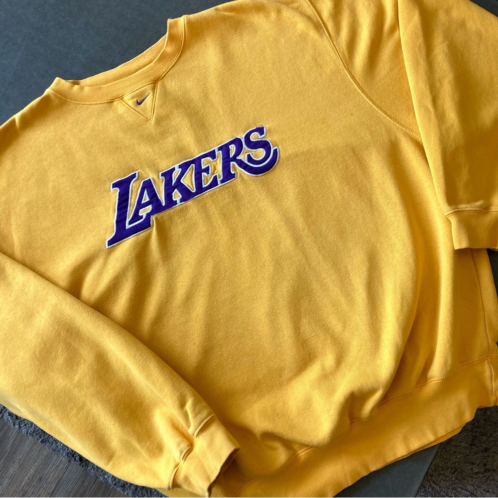 Vintage 90s Lakers Nike Center Swoosh Crewneck 🏀